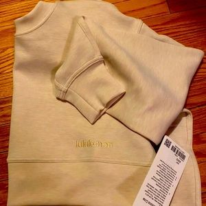 NWT soft ambitions crop crew xs/s